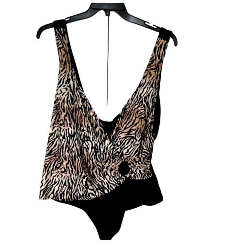 White Stag Woman 22W 24W Animal Print One Piece Swimsuit Tummy Control Mobwife